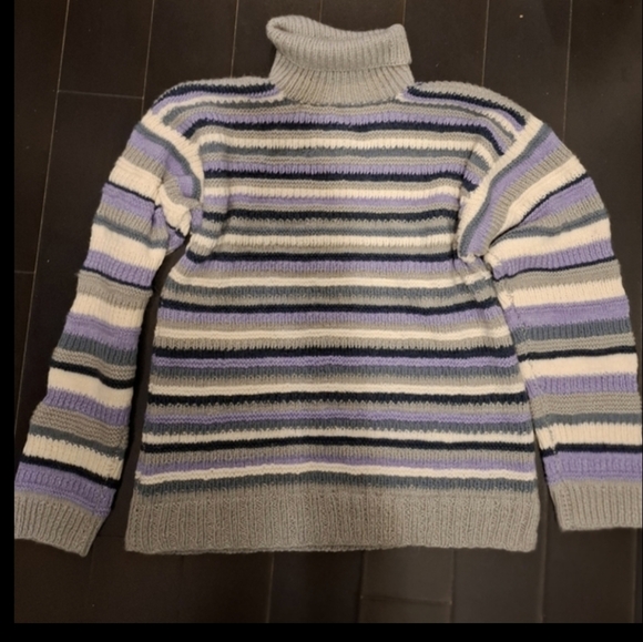 Turtleneck Sweater Handmade - Picture 2 of 8